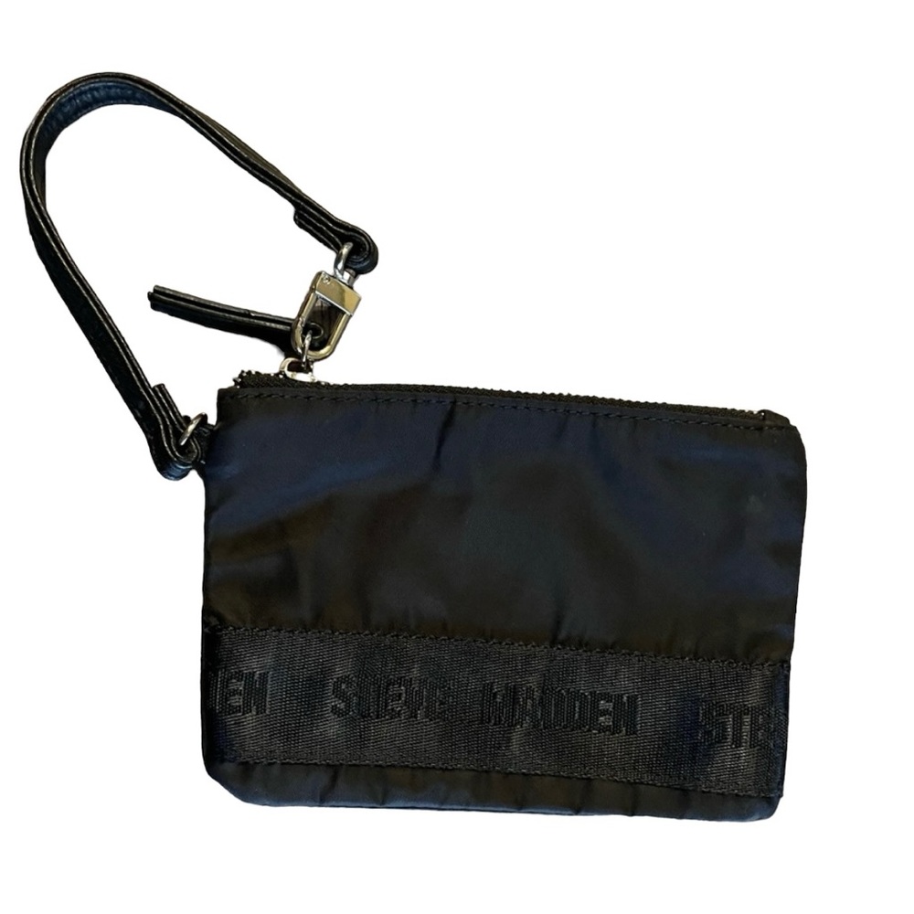 💚Steve Madden Wristlet